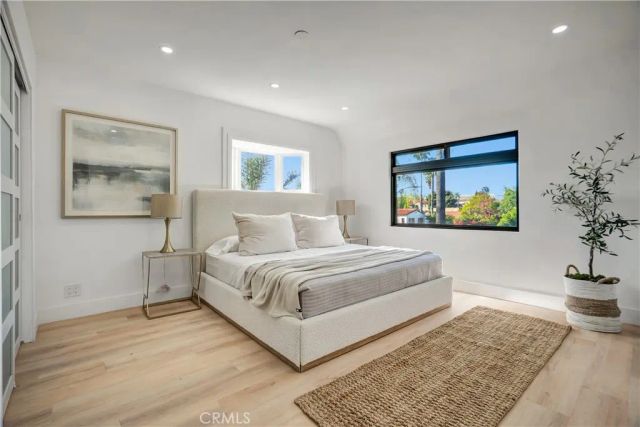 1145 S Longwood, Los Angeles, CA 90019