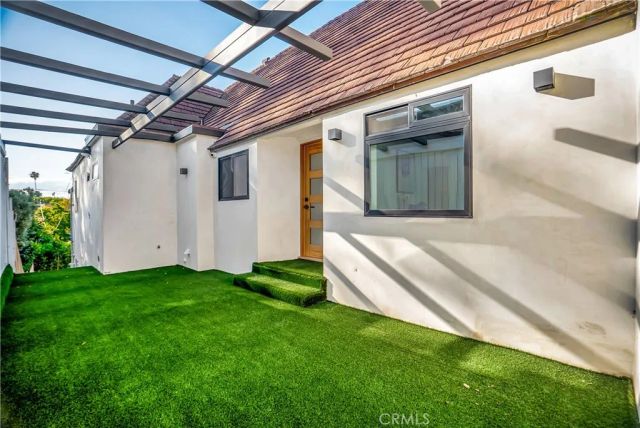 1145 S Longwood, Los Angeles, CA 90019