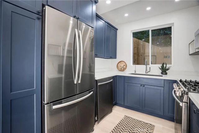 1145 S Longwood, Los Angeles, CA 90019