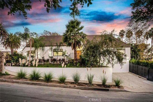 1145 S Longwood, Los Angeles, CA 90019
