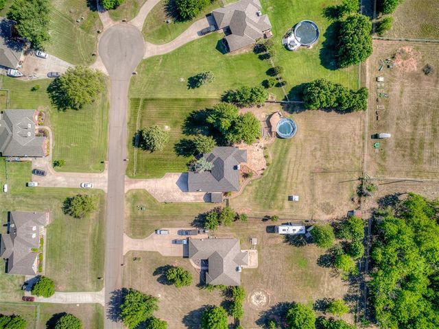 10961 Gracie Drive, Edmond, OK 73025