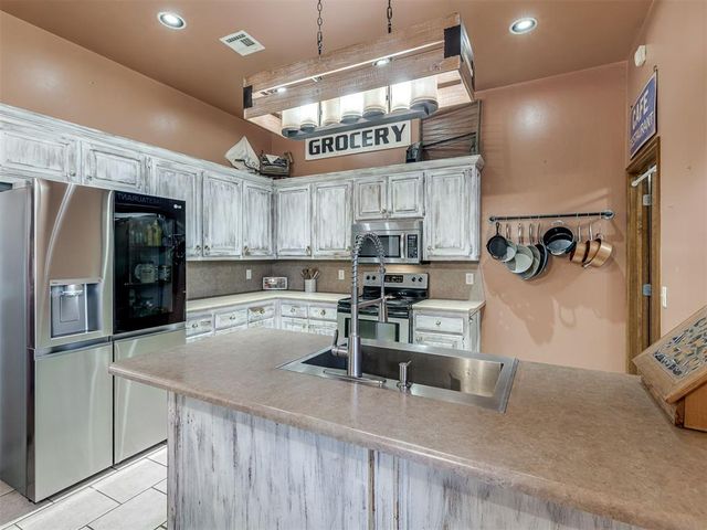 10961 Gracie Drive, Edmond, OK 73025
