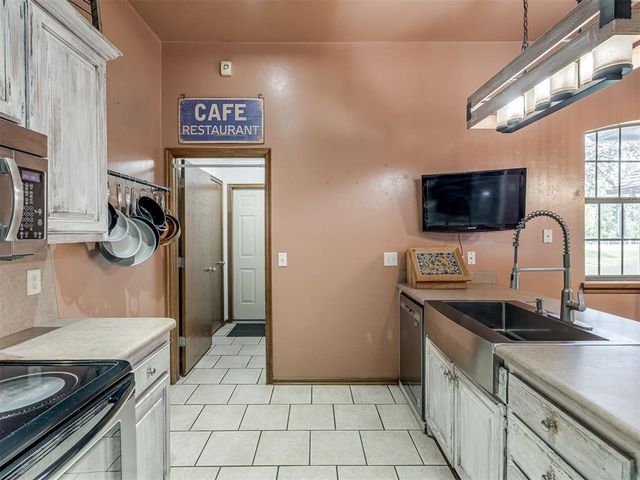 10961 Gracie Drive, Edmond, OK 73025