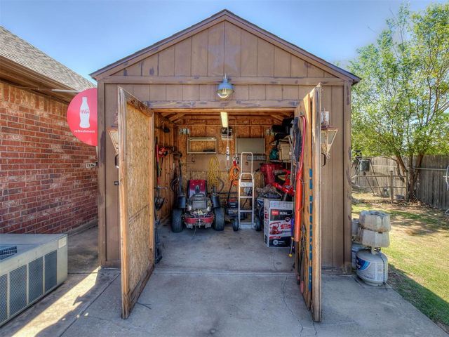 10961 Gracie Drive, Edmond, OK 73025