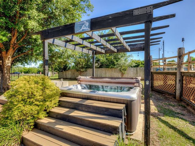 10961 Gracie Drive, Edmond, OK 73025