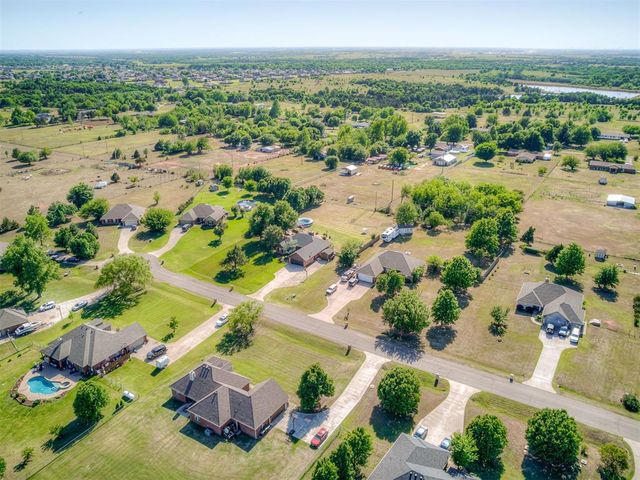10961 Gracie Drive, Edmond, OK 73025