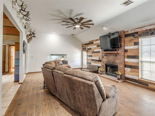 10961 Gracie Drive, Edmond, OK 73025