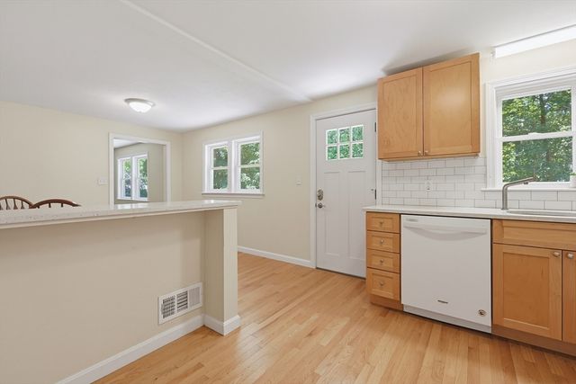 71 Carpenter Rd, Walpole, MA 02081