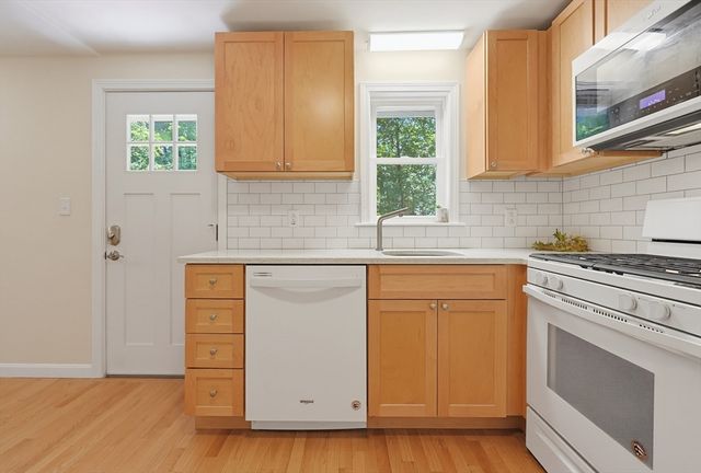 71 Carpenter Rd, Walpole, MA 02081