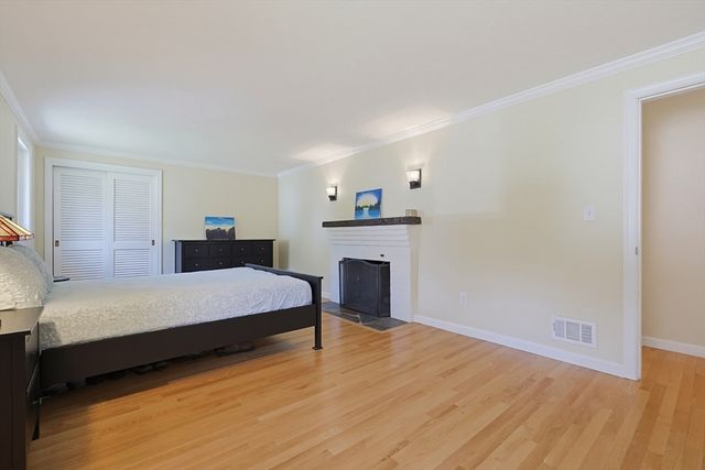 71 Carpenter Rd, Walpole, MA 02081