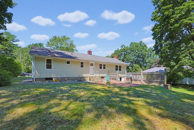 71 Carpenter Rd, Walpole, MA 02081