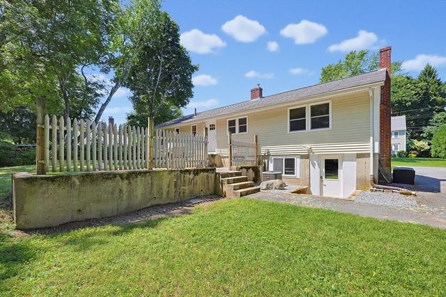 71 Carpenter Rd, Walpole, MA 02081