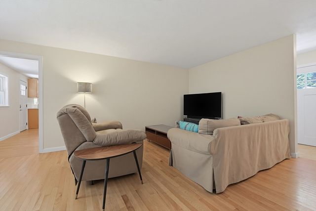 71 Carpenter Rd, Walpole, MA 02081