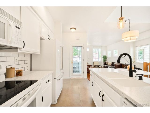 818 S Terry St B9, Longmont, CO 80501