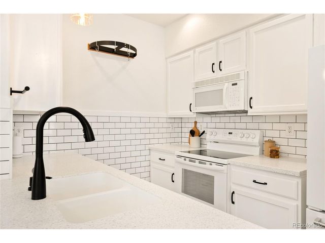 818 S Terry St B9, Longmont, CO 80501