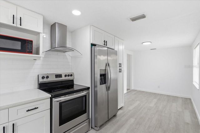 1723 E IDELL STREET, Tampa, FL 33604