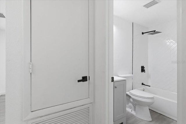 1723 E IDELL STREET, Tampa, FL 33604