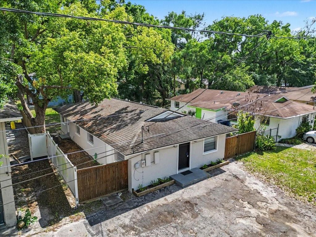 Image 11 of property listing at 1723 E IDELL STREET, Tampa, FL 33604