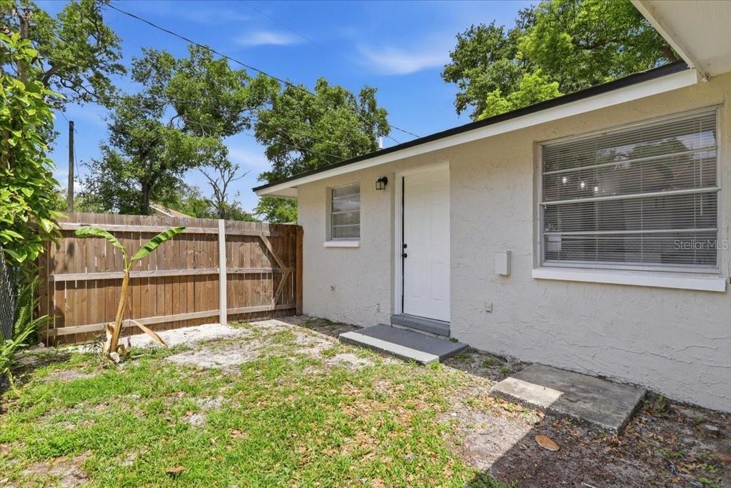 Image 12 of property listing at 1723 E IDELL STREET, Tampa, FL 33604