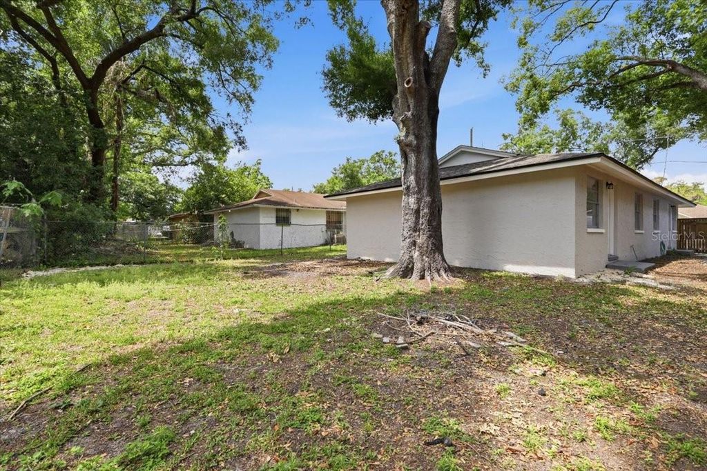 Image 17 of property listing at 1723 E IDELL STREET, Tampa, FL 33604