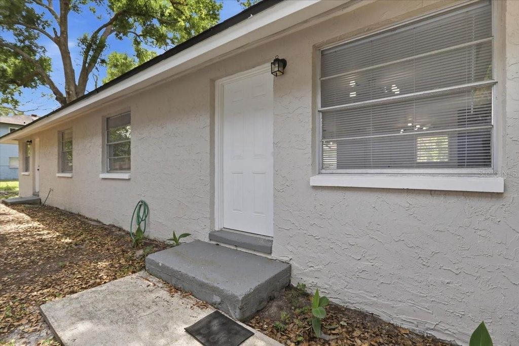 Image 19 of property listing at 1723 E IDELL STREET, Tampa, FL 33604