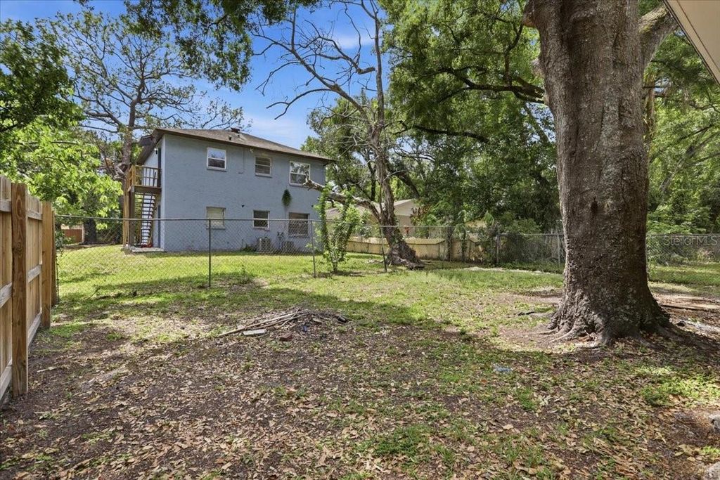 Image 20 of property listing at 1723 E IDELL STREET, Tampa, FL 33604