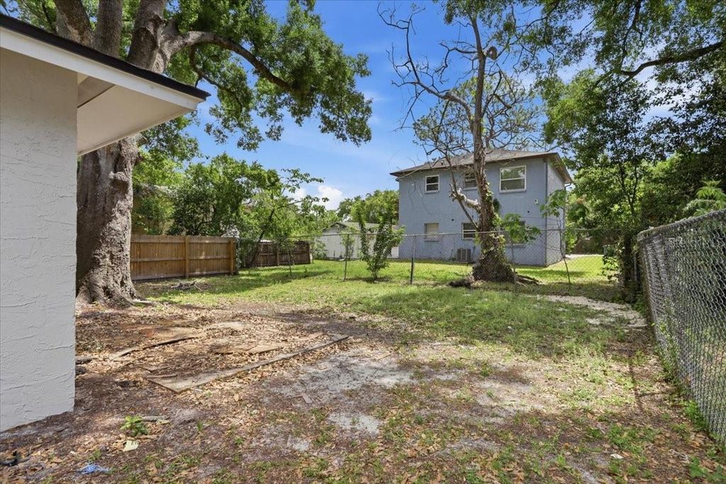 Image 21 of property listing at 1723 E IDELL STREET, Tampa, FL 33604