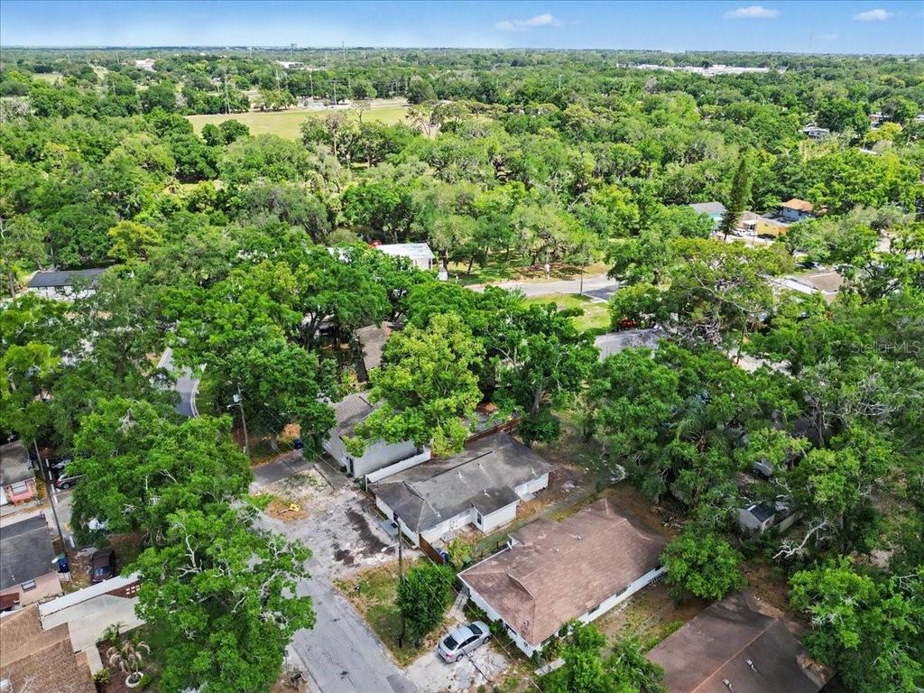 Image 22 of property listing at 1723 E IDELL STREET, Tampa, FL 33604
