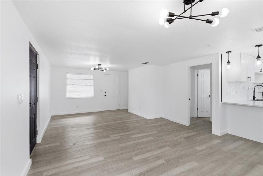 Image 25 of property listing at 1723 E IDELL STREET, Tampa, FL 33604