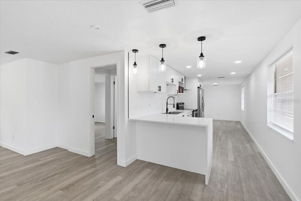 Image 28 of property listing at 1723 E IDELL STREET, Tampa, FL 33604