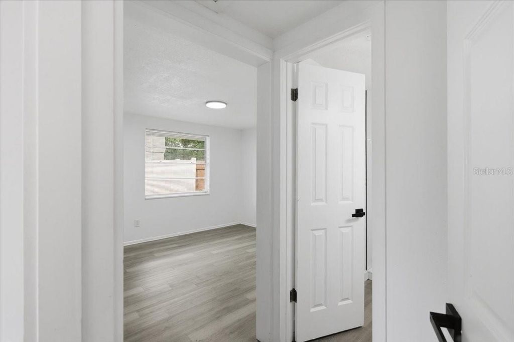 Image 29 of property listing at 1723 E IDELL STREET, Tampa, FL 33604