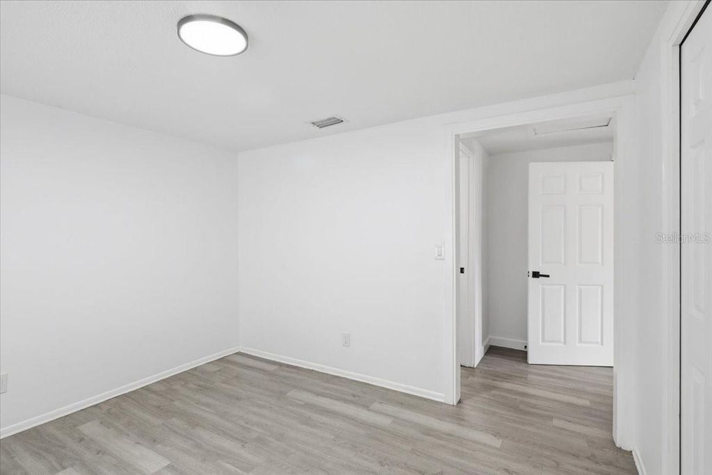Image 31 of property listing at 1723 E IDELL STREET, Tampa, FL 33604