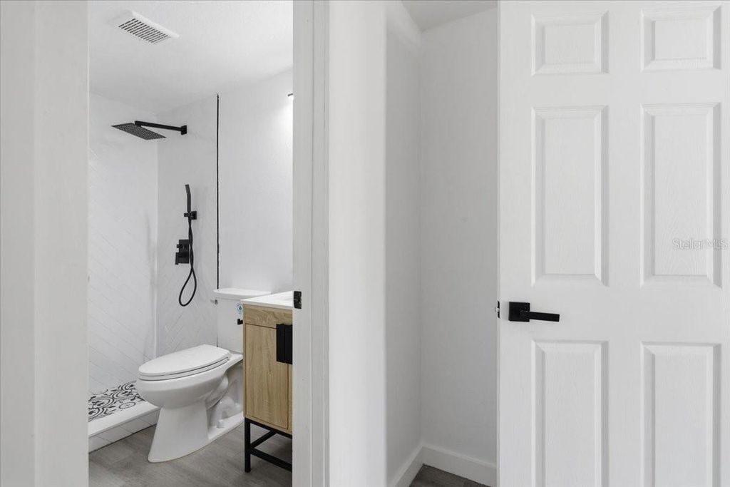 Image 36 of property listing at 1723 E IDELL STREET, Tampa, FL 33604