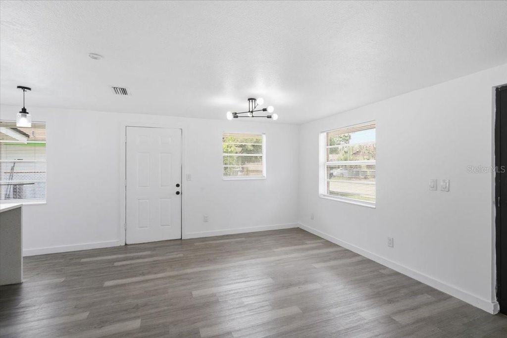 Image 45 of property listing at 1723 E IDELL STREET, Tampa, FL 33604