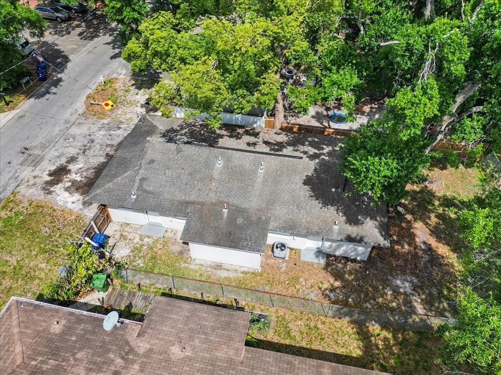 Image 8 of property listing at 1723 E IDELL STREET, Tampa, FL 33604