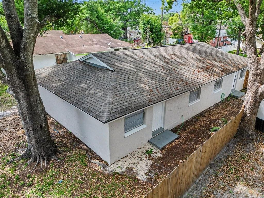 Image 10 of property listing at 1723 E IDELL STREET, Tampa, FL 33604