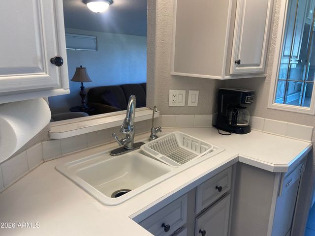 2275 S SEMINOLE Drive, Apache Junction, AZ 85119