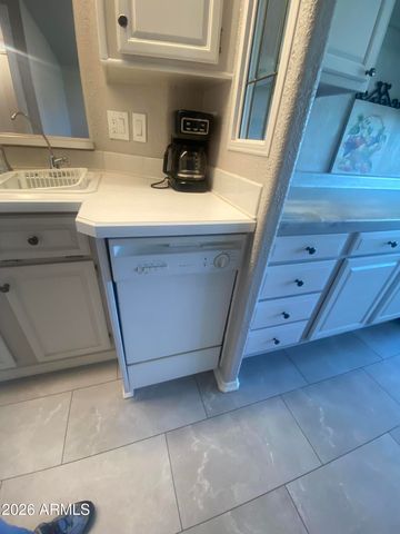 2275 S SEMINOLE Drive, Apache Junction, AZ 85119