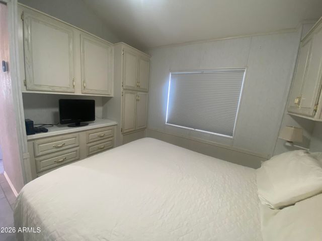 2275 S SEMINOLE Drive, Apache Junction, AZ 85119