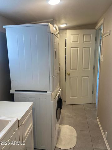 2275 S SEMINOLE Drive, Apache Junction, AZ 85119