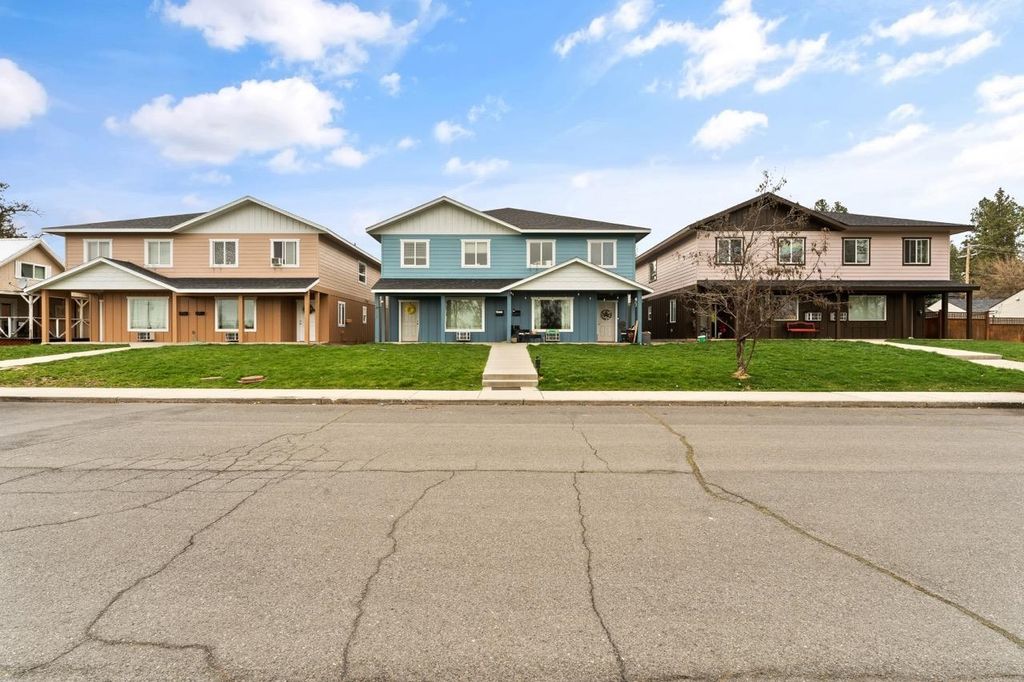 308-318 W 3rd St, Cheney, WA 99004