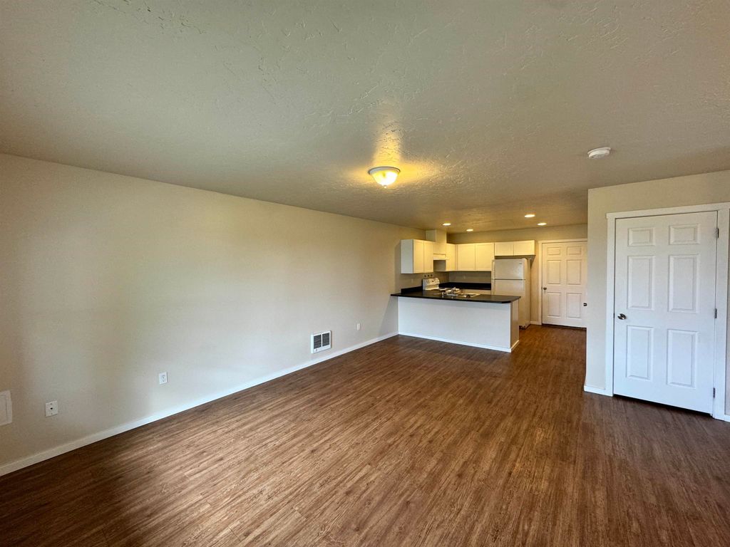 308-318 W 3rd St, Cheney, WA 99004 photo 28