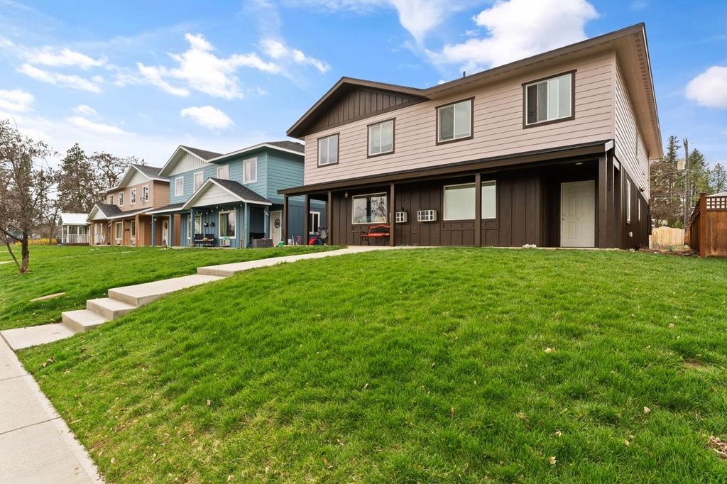 308-318 W 3rd St, Cheney, WA 99004 photo 5