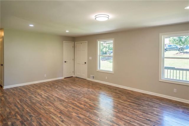 323 Hill Crest Circle, Woodstock, GA 30188