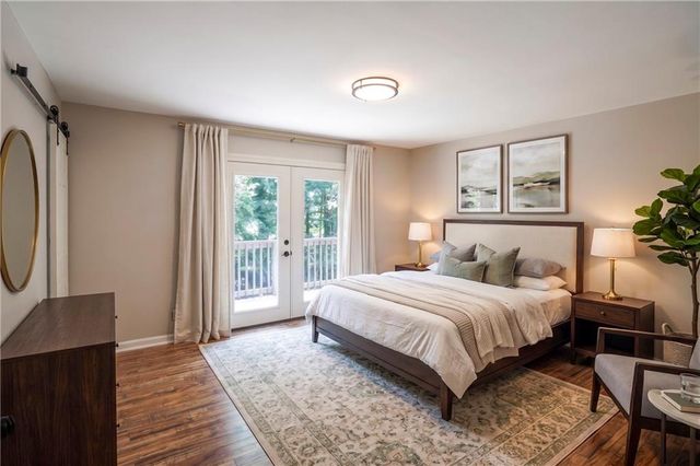 323 Hill Crest Circle, Woodstock, GA 30188