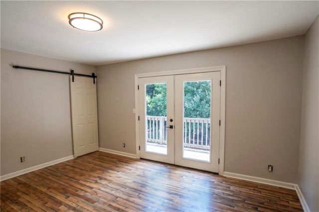 323 Hill Crest Circle, Woodstock, GA 30188