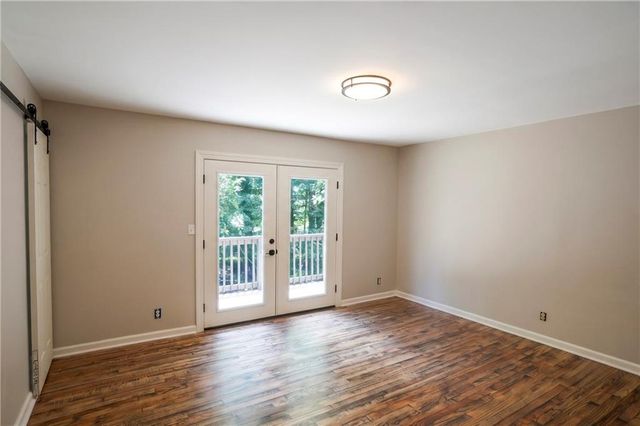 323 Hill Crest Circle, Woodstock, GA 30188