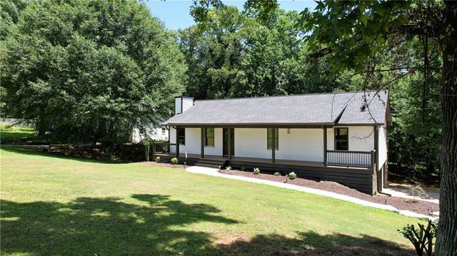 323 Hill Crest Circle, Woodstock, GA 30188