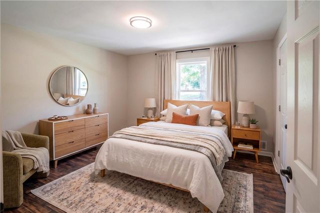 323 Hill Crest Circle, Woodstock, GA 30188
