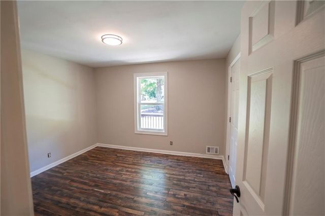 323 Hill Crest Circle, Woodstock, GA 30188